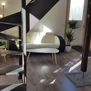  Appartement Entier: Appartement.